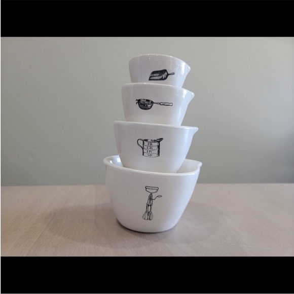Rae Dunn Other - Rae Dunn Icon measuring cups
Hard to find